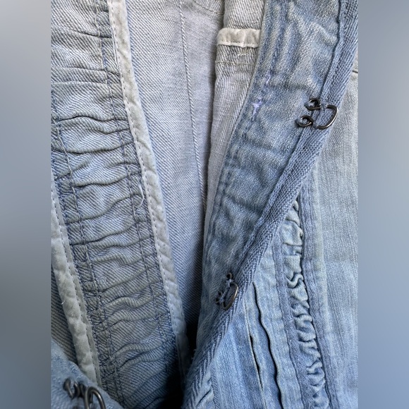 Chico's Platinum Retro '80s Light Wash Blue Jean Runched Ruffled Vest, Women's 3 - Picture 6 of 7